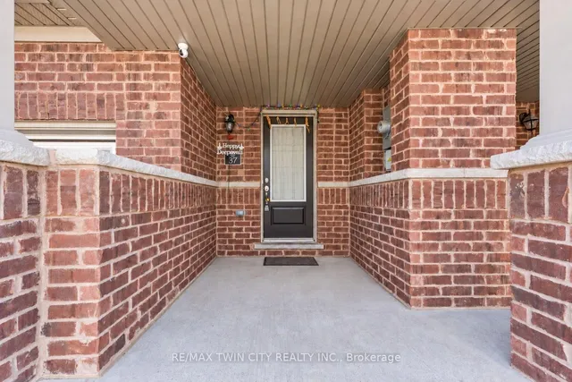 755 Linden Dr Unit 37 Dr, Cambridge 3