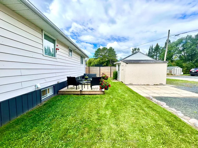 746 Thompson St, Fort Frances 4