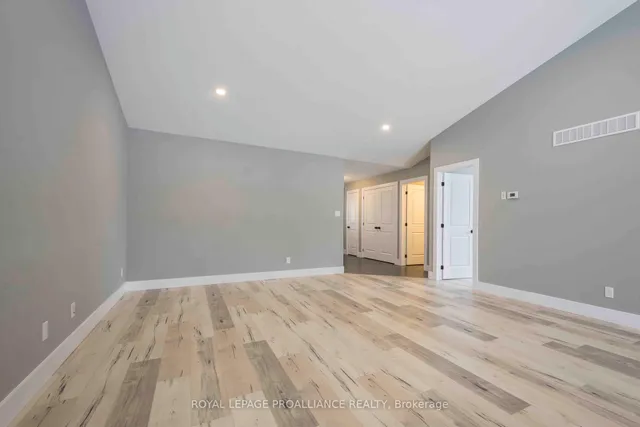 117 Farrington Cres, Prince Edward County 4