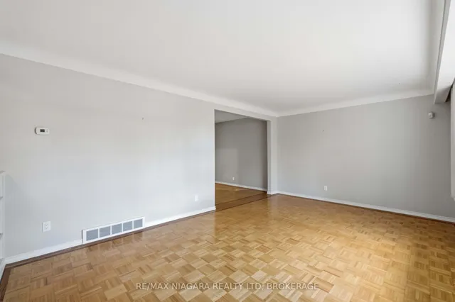 150 Woodside Dr, St. Catharines 5