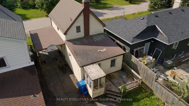 728 REYNOLDS St, North Bay 3