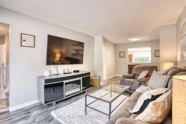 36 Angela Cres, Cambridge 2