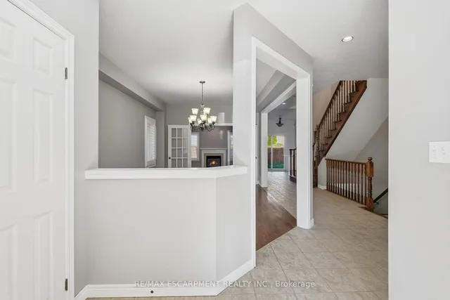 84 Deerborn Dr, Hamilton 5