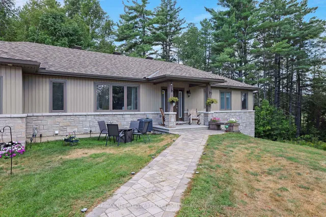 2457 Burnstown Rd, Renfrew 4