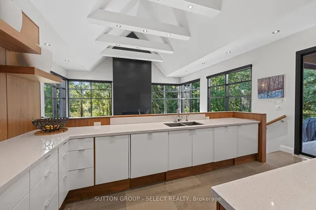 756 Riverside Dr #6, London North 5
