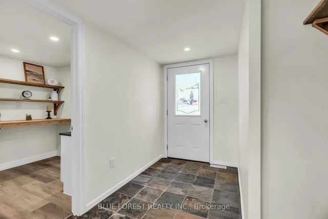 213 William St, Central Elgin 3