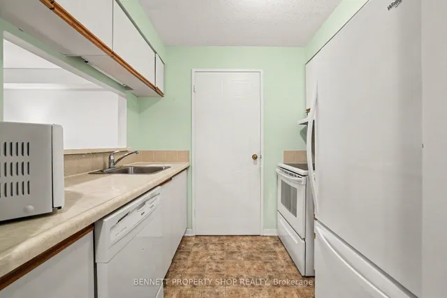 80 Sandcastle Dr #803, Ottawa 4