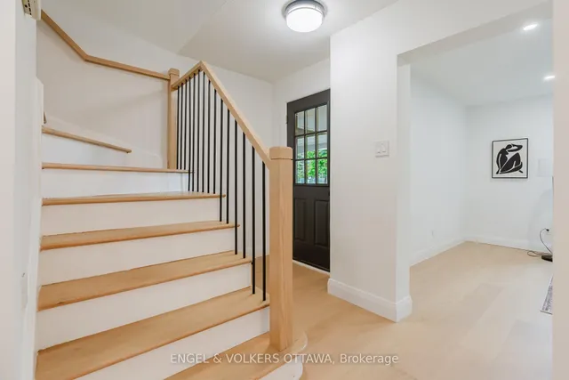 825 De Salaberry St, Ottawa 5