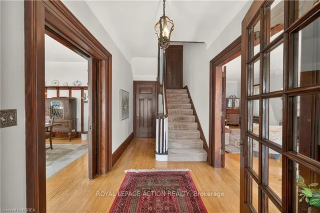 29 Lorne Cres, Brantford 4