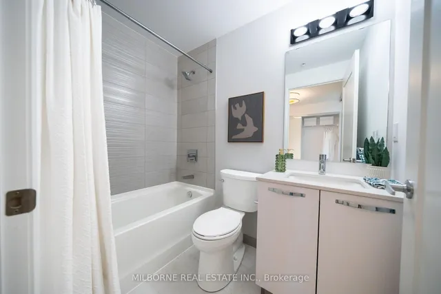 75 James St #2207, Hamilton 5