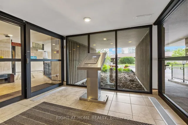 1081 AMBLESIDE Dr #306, Ottawa 2