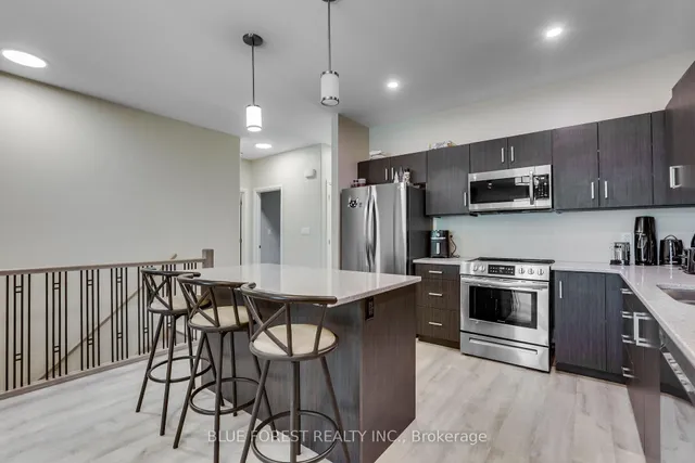 90 Rowe Ave, South Huron 3