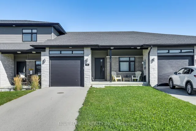 90 Rowe Ave, South Huron 5