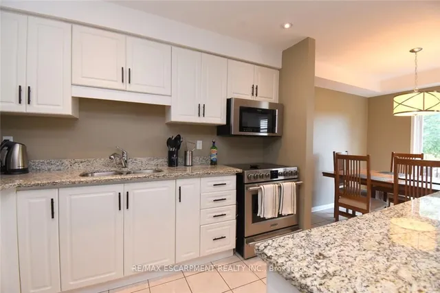 800 Paramount Dr #56, Hamilton 3
