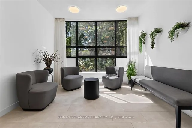 6 Village Green Blvd #202, Hamilton 2