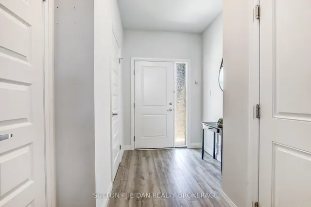 819 KLEINBURG Dr #2, London North 5
