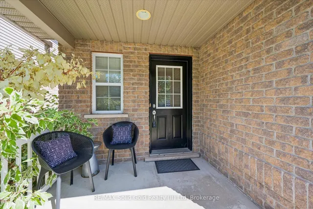 516 Dansbury Dr, Waterloo 4