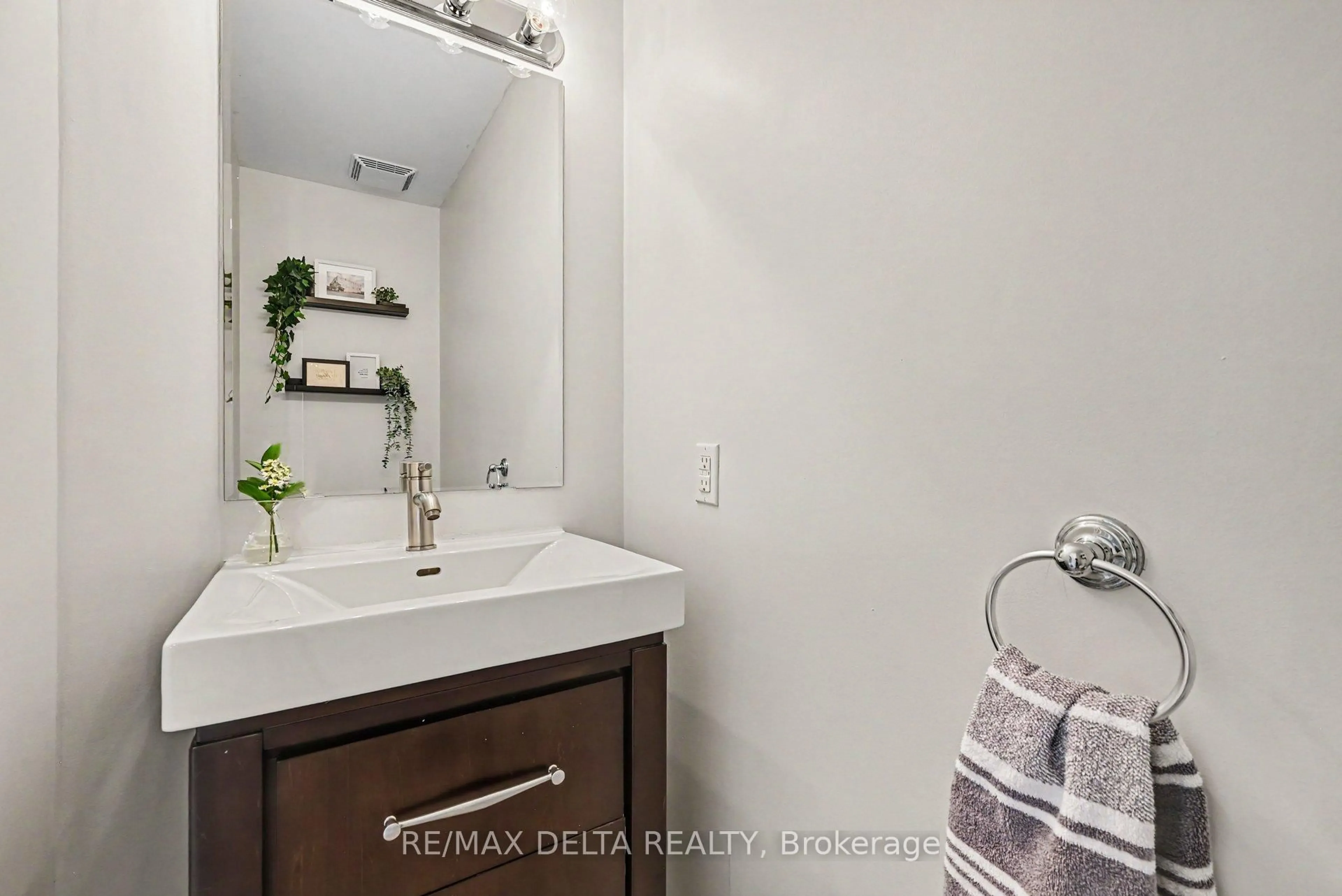 trreb/IMG-X13789494_2bd390ba-4aaa-4cee-a409-626310cfbeff-l.jpg