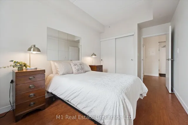 5 Gordon St #208, Guelph 4