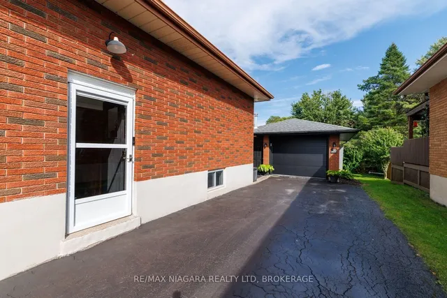 393 Wellington St, Port Colborne 2