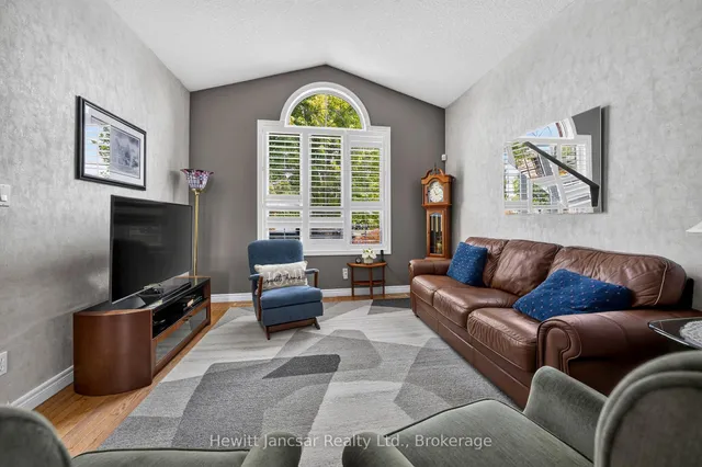 106 Kingfisher Ave, Woodstock 3