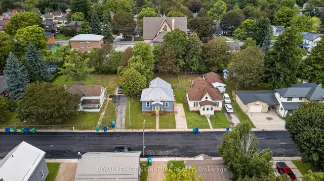 214 Edward St, North Huron 5