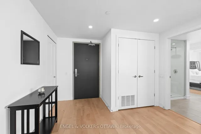 180 George St #1802, Ottawa 5