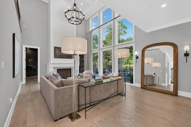 1764 Upper West Ave, London South 3