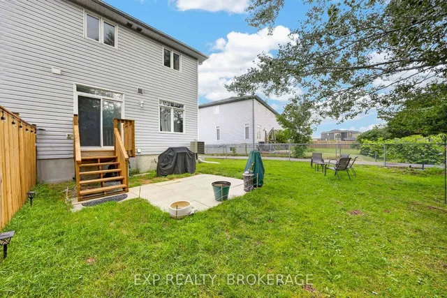 925 Blossom St, Kingston 5