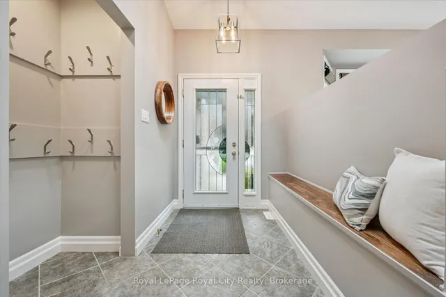 32 Thornhill Dr, Guelph 4