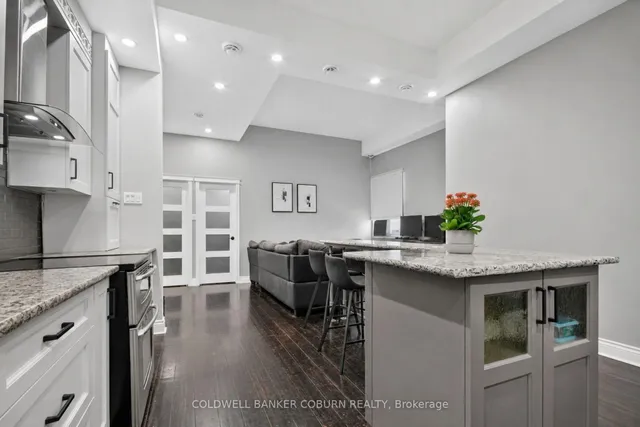 698 Cooper St, Ottawa 5