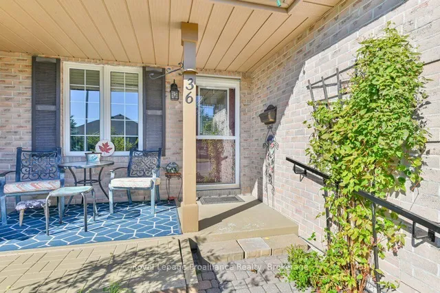 36 Heartwood Dr, Belleville 4