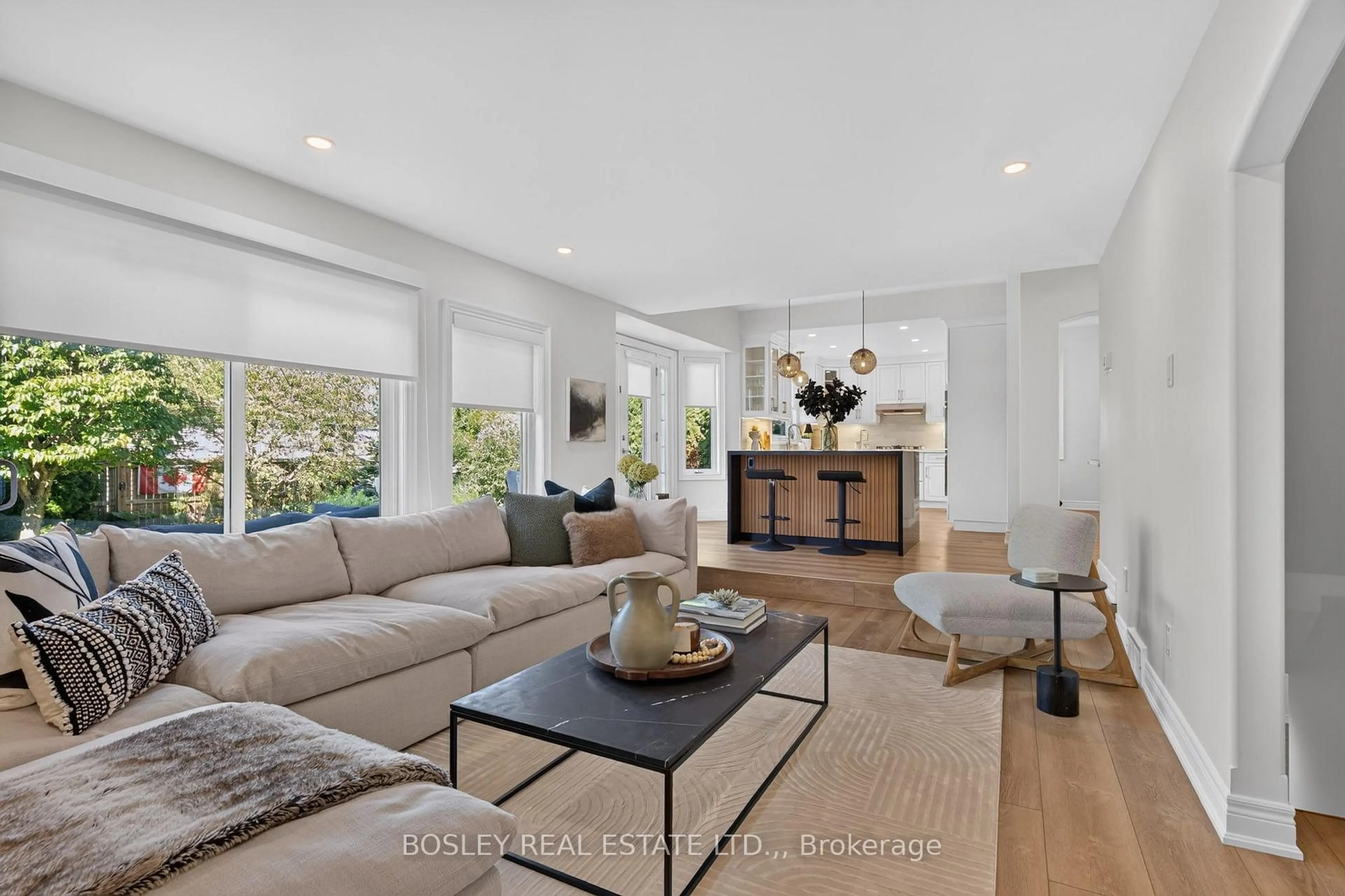 trreb/IMG-X13791960_f970fe09-d801-49f4-a884-90e516c5cc2d-l.jpg
