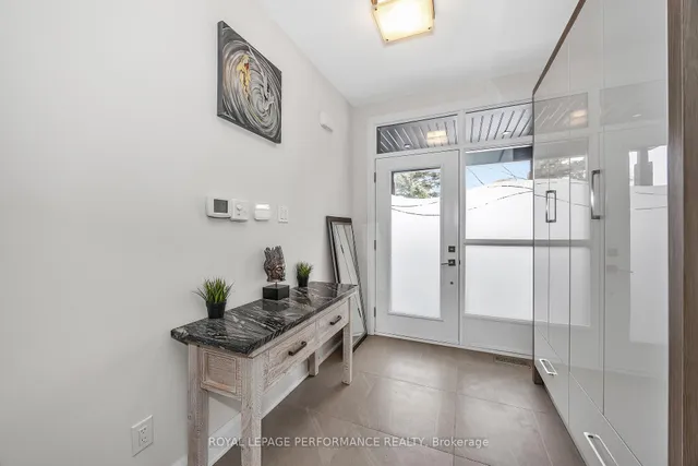383 Princeton Ave, Ottawa 3