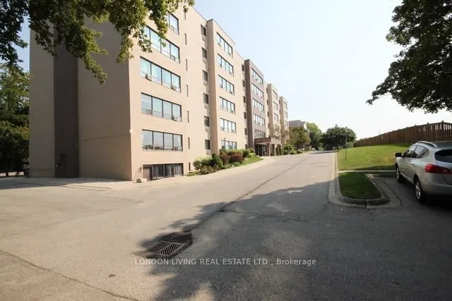 650 Cheapside St #501, London East 4