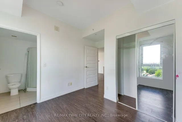 158 King St #802, Waterloo 2
