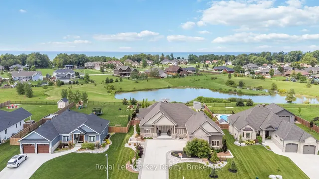 4043 Van Bree Dr, Plympton-Wyoming 5