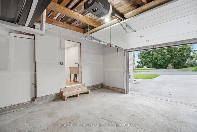 13 Elm St, South Glengarry 5