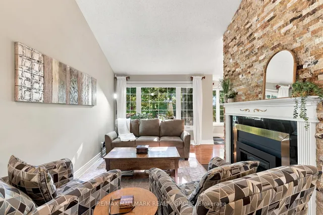 22 Grand Harbour Crt, Stittsville 4