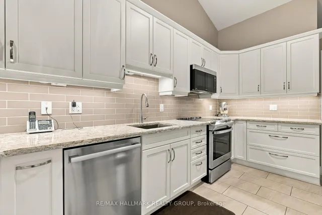 22 Grand Harbour Crt, Stittsville 5