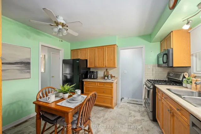 1679 Estevan Rd, London North 5