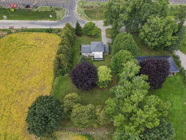 638 Oak Park Rd, Brantford 2
