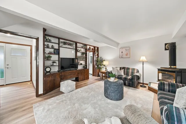 638 Oak Park Rd, Brantford 5