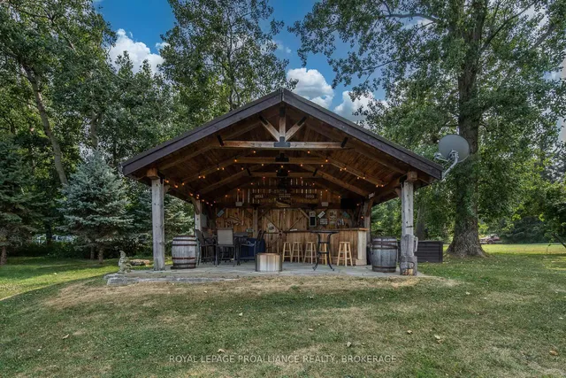 199 & 213 Leone's Cove Lane, Wolfe Island 4