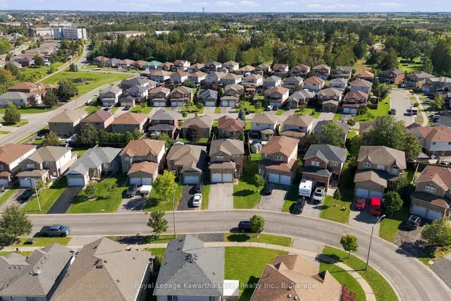 12 Lucas Cres, Kawartha Lakes 2