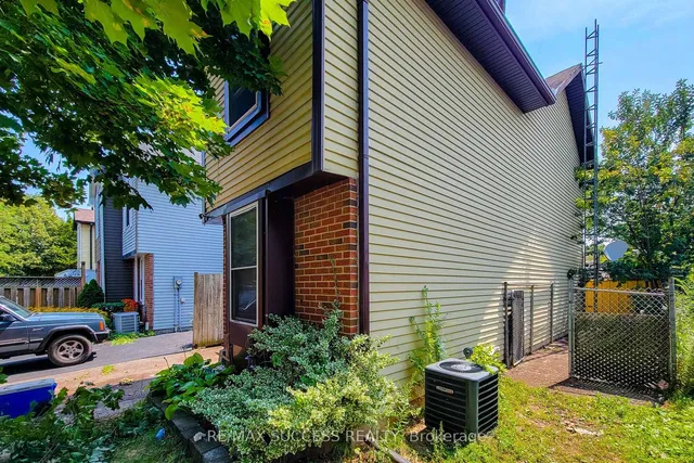 42 Enfield Cres, Brantford 2