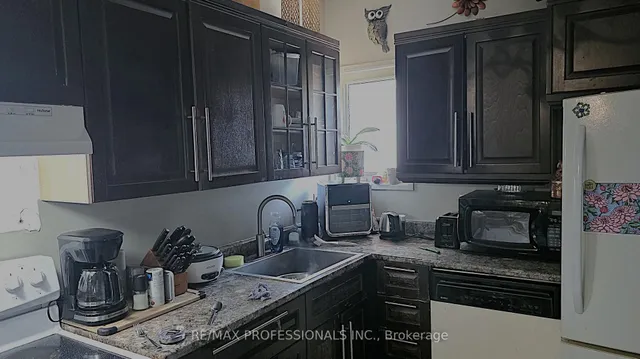 381 Granite St, Greater Sudbury 3