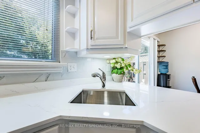 95 Hadati Rd, Guelph 5