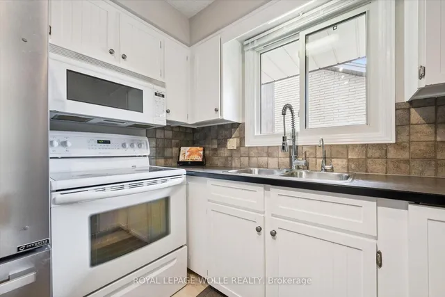 21 Colebrook Crt, Kitchener 4