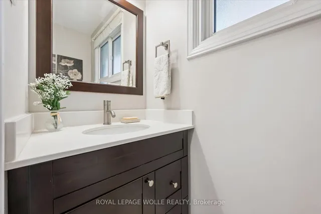 21 Colebrook Crt, Kitchener 5
